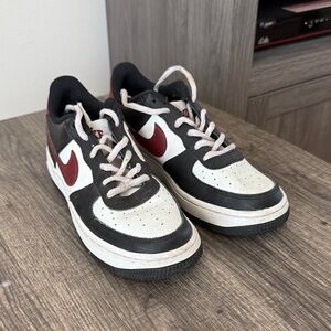 Nike Kids Black and White Sneakers with Red Accents
